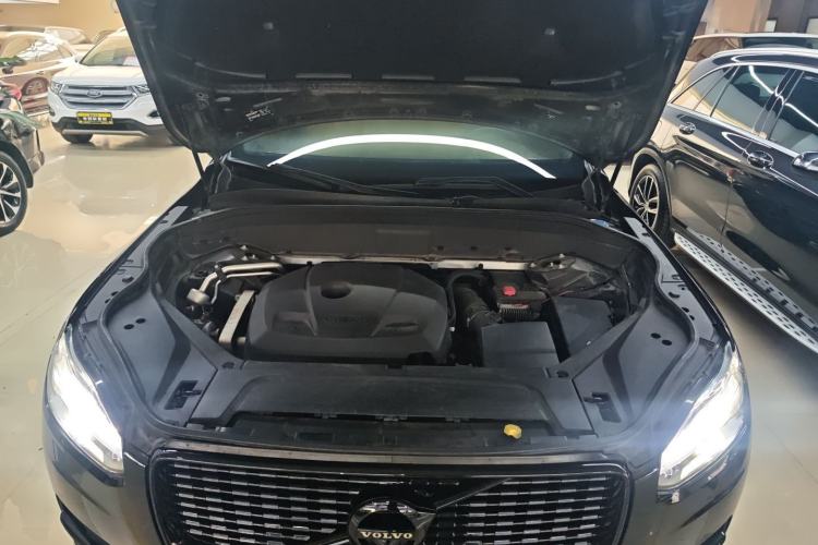 Used Volvo XC90 2019 T6 Luxury Edition 7-seater China V Standard Engine Bay
