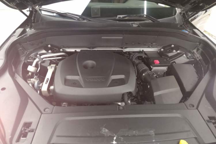 Used Volvo XC90 2019 T6 Zhiyi Edition 7-Seater China V Emission Standard Engine Bay