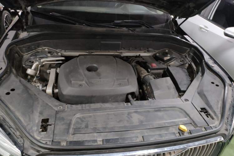 Used Volvo XC90 2019 T6 Zhiyi Edition 7-Seater China V Emission Standard Engine Bay