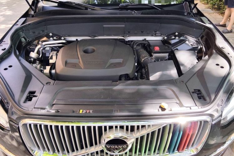 Used Volvo XC90 2019 T6 ZhiZun Edition 7-Seater China V Standard Engine Bay