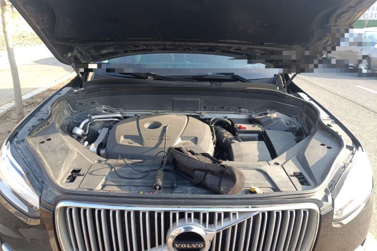 Used Volvo XC90 2019 T6 Zhiyi Edition 7-Seater China V Emission Standard Engine Bay