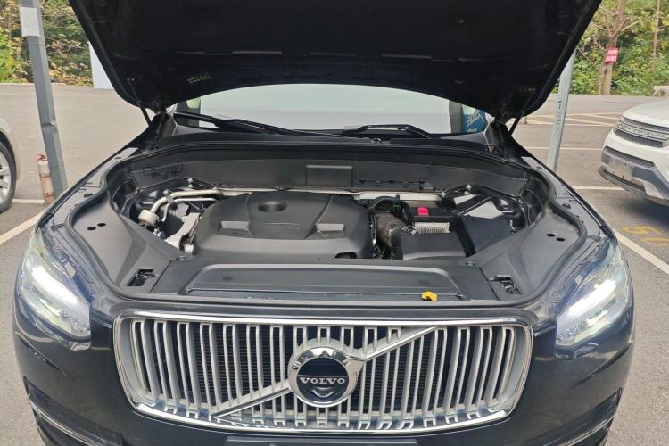 Used Volvo XC90 2019 T6 Zhiyi Edition 7-Seater China V Emission Standard Engine Bay