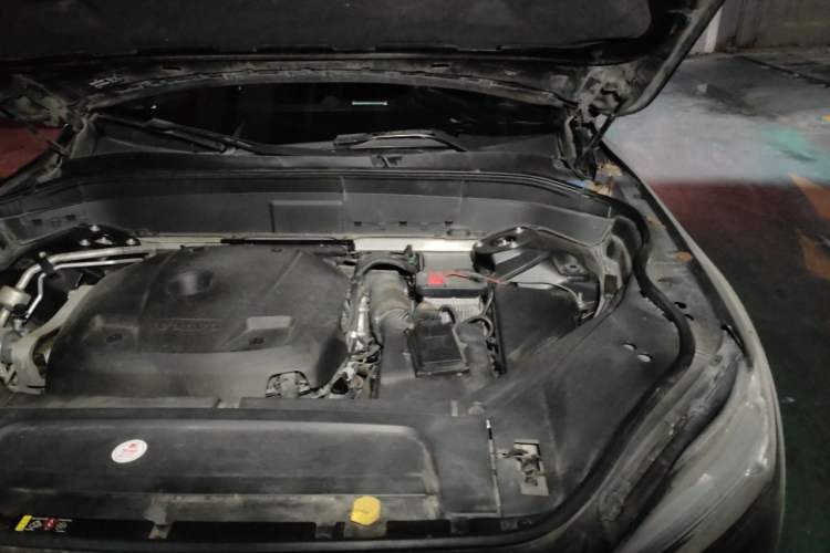 Used Volvo XC90 2019 T6 Zhiya Edition 7-Seater China VI Standard Engine Bay Left