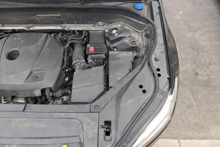 Used Volvo XC90 2019 T6 Prestige 7-Seater China VI Standard Engine Bay Left