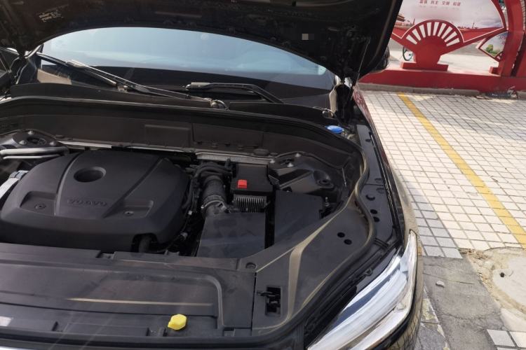 Used Volvo XC90 2019 T6 Zhiyi Edition 7-Seater China VI Standard Engine Bay Left