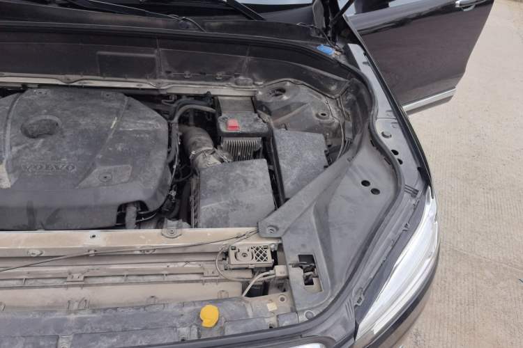 Used Volvo XC90 2019 T5 Zhiyi Edition 5-Seater China VI Standard Engine Bay Left