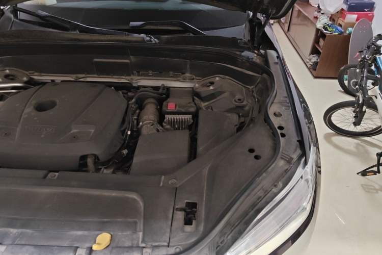 Used Volvo XC90 2019 T6 Zhiyi Edition 7-Seater China VI Standard Engine Bay Left