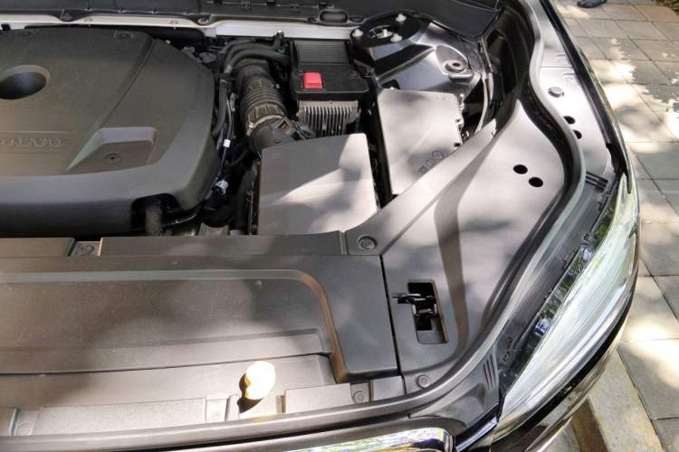Used Volvo XC90 2019 T6 ZhiZun Edition 7-Seater China V Standard Engine Bay Left