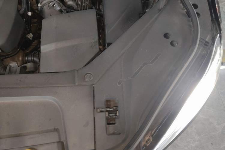 Used Volvo XC90 2019 T6 Zhiyi Edition 7-Seater China VI Standard Engine Bay Left