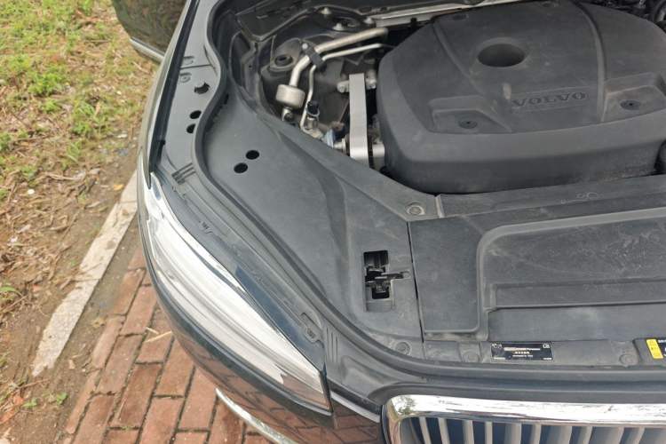 Used Volvo XC90 2019 T6 Zhiyi Edition 7-Seater China V Emission Standard Engine Bay Right