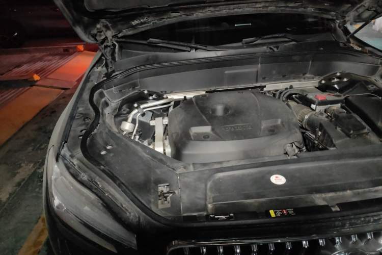 Used Volvo XC90 2019 T6 Zhiya Edition 7-Seater China VI Standard Engine Bay Right