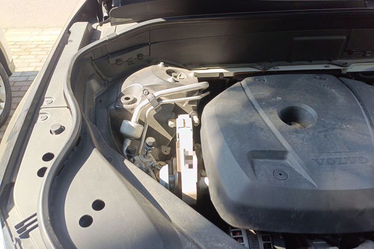 Used Volvo XC90 2019 T6 Zhiyi Edition 7-Seater China V Emission Standard Engine Bay Right
