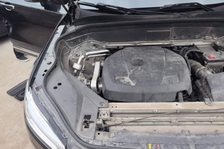 Used Volvo XC90 2019 T5 Zhiyi Edition 5-Seater China VI Standard Engine Bay Right