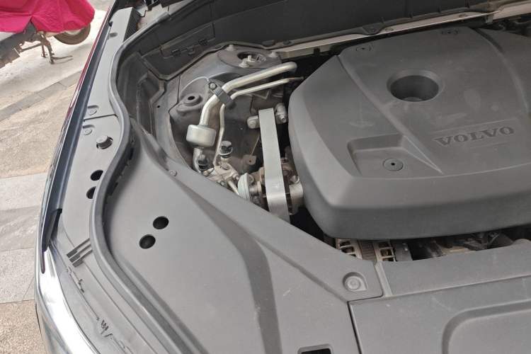 Used Volvo XC90 2019 T6 Luxury Edition 7-seater China V Standard Engine Bay Right