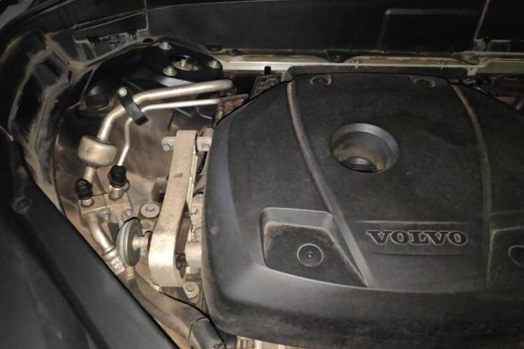 Used Volvo XC90 2019 T6 ZhiZun Edition 7-Seater China V Standard Engine Bay Right