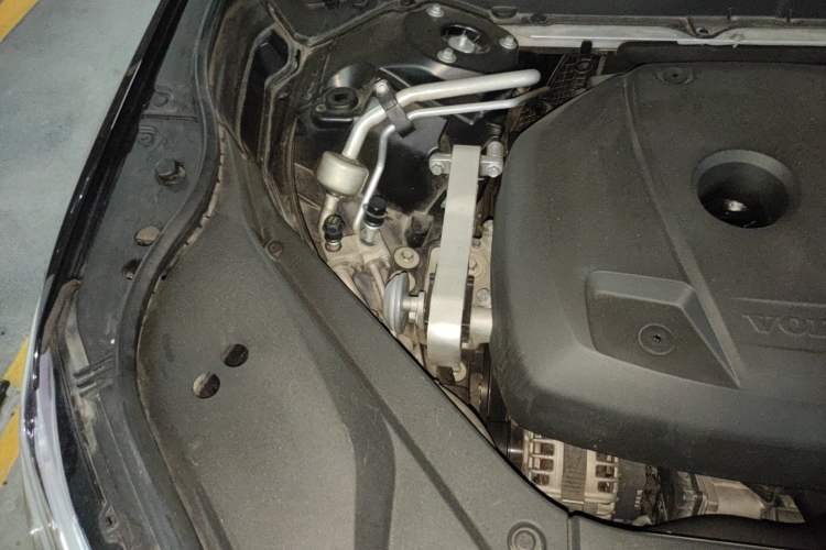 Used Volvo XC90 2019 T6 Zhiyi Edition 7-Seater China V Emission Standard Engine Bay Right