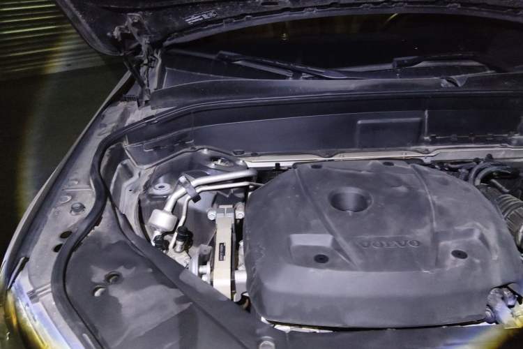 Used Volvo XC90 2019 T6 Zhiya Edition 7-Seater China VI Standard Engine Bay Right