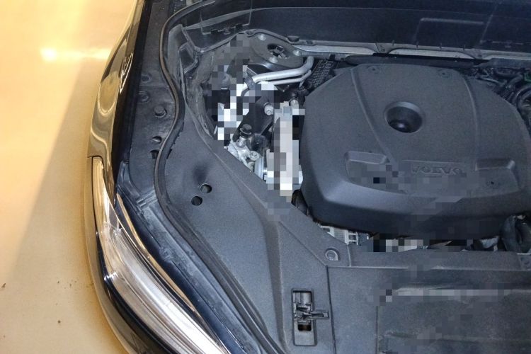 Used Volvo XC90 2019 T6 Zhiyi Edition 7-Seater China VI Standard Engine Bay Right
