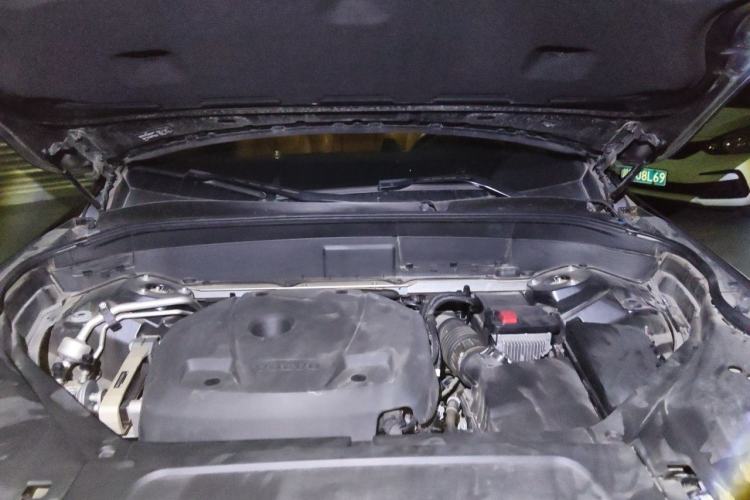 Used Volvo XC90 2019 T6 Zhiya Edition 7-Seater China VI Standard Engine Bay