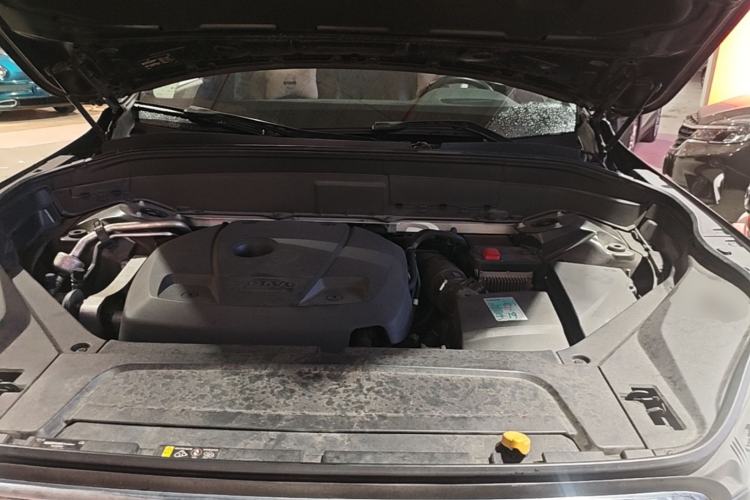 Used Volvo XC90 2019 T6 Zhiyi Edition 7-Seater China VI Standard Engine Bay