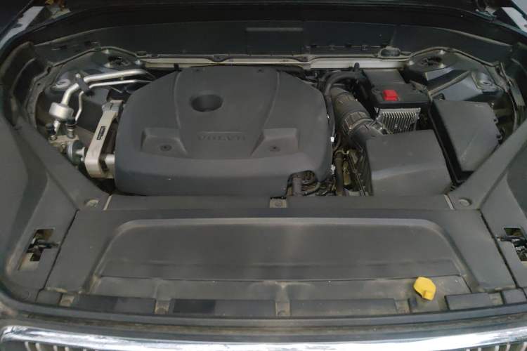 Used Volvo XC90 2019 T6 Zhiyi Edition 7-Seater China V Emission Standard Engine Bay