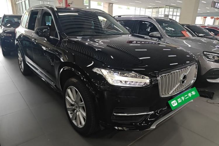 Used Volvo XC90 2019 T6 Zhiyi Edition 7-Seater China VI Standard Front Right 45 Deg