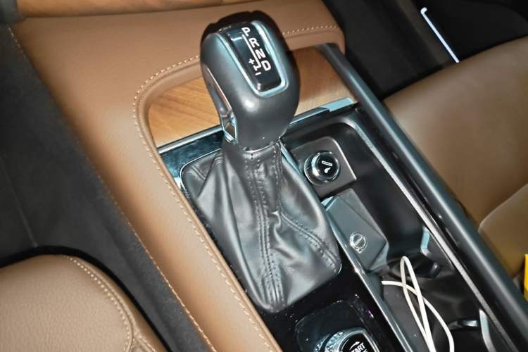 Used Volvo XC90 2019 T6 Zhiyi Edition 7-Seater China VI Standard Gear Lever
