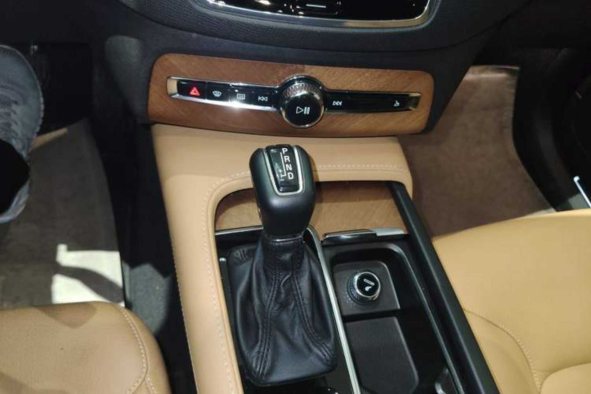 Used Volvo XC90 2019 T6 Zhiyi Edition 7-Seater China VI Standard Gear Lever