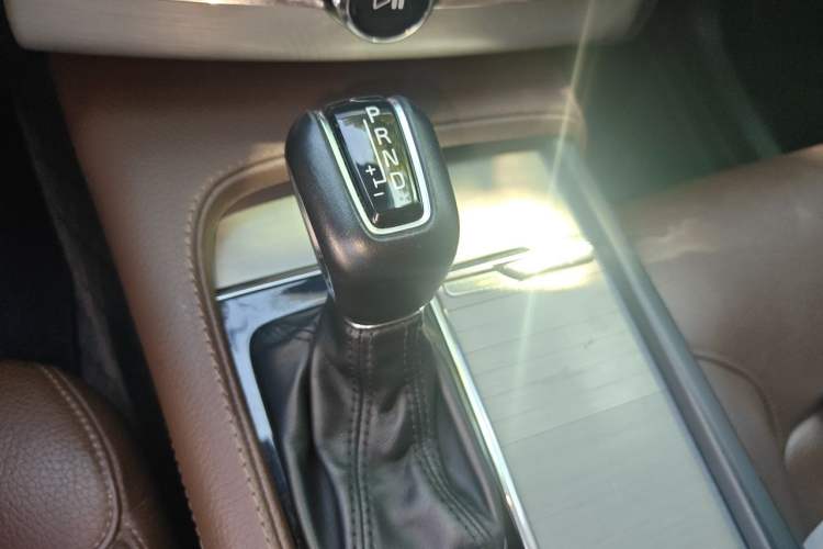 Used Volvo XC90 2019 T5 Zhiyi Edition 7-Seater China VI Gear Lever