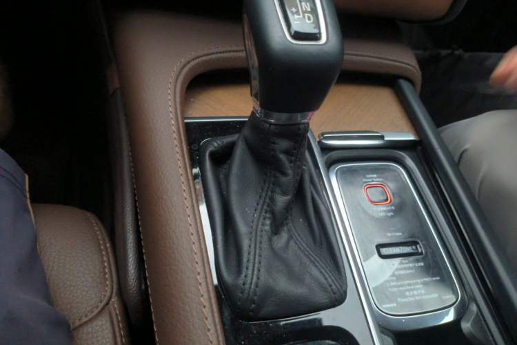 Used Volvo XC90 2019 T6 Zhiyi Edition 7-Seater China V Emission Standard Gear Lever