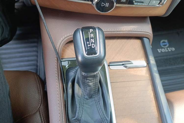 Used Volvo XC90 2019 T6 Zhiyi Edition 7-Seater China V Emission Standard Gear Lever