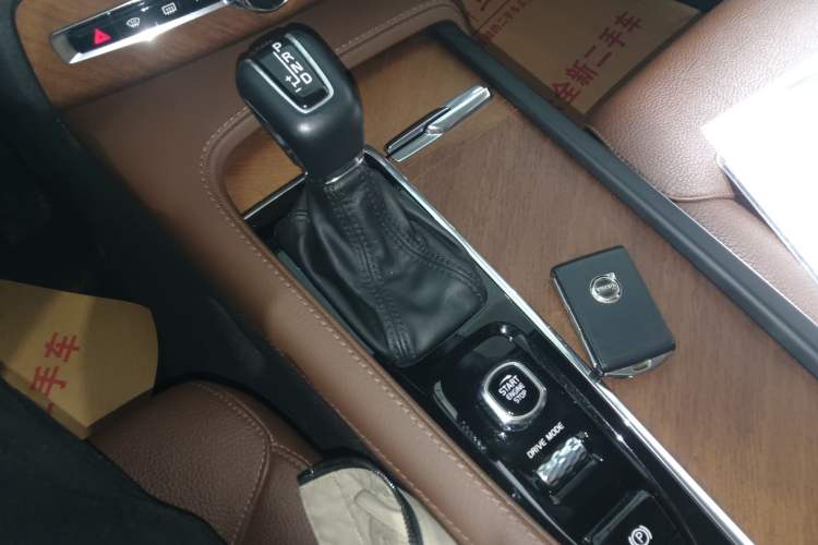 Used Volvo XC90 2019 T6 Zhiyi Edition 7-Seater China V Emission Standard Gear Lever
