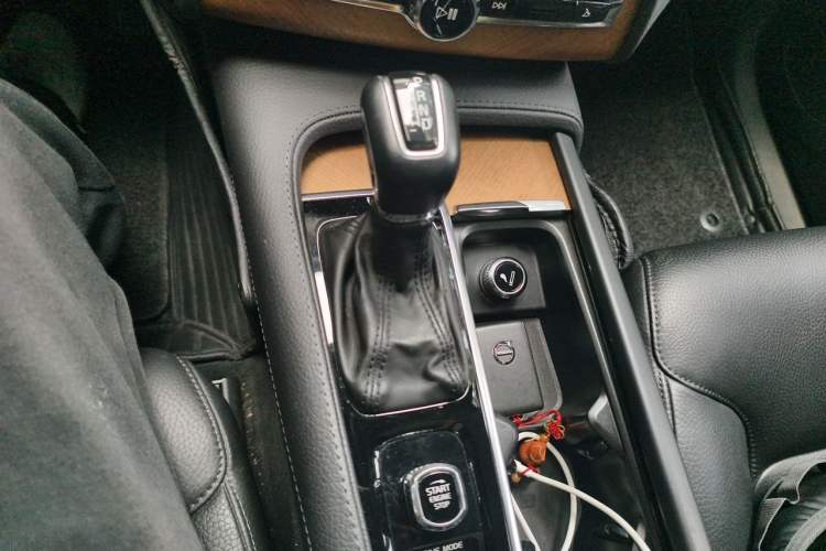 Used Volvo XC90 2019 T6 Zhiyi Edition 7-Seater China V Emission Standard Gear Lever