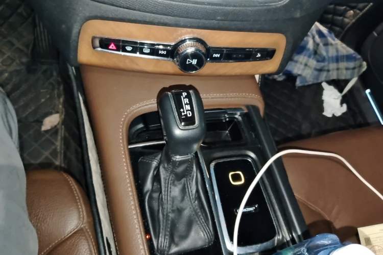 Used Volvo XC90 2019 T6 Zhiyi Edition 7-Seater China V Emission Standard Gear Lever