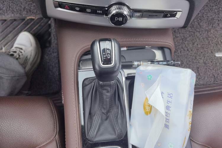 Used Volvo XC90 2019 T5 Zhiyi Edition 5-Seater China VI Standard Gear Lever
