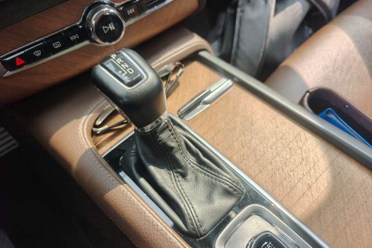 Used Volvo XC90 2019 T6 Zhiyi Edition 7-Seater China V Emission Standard Gear Lever