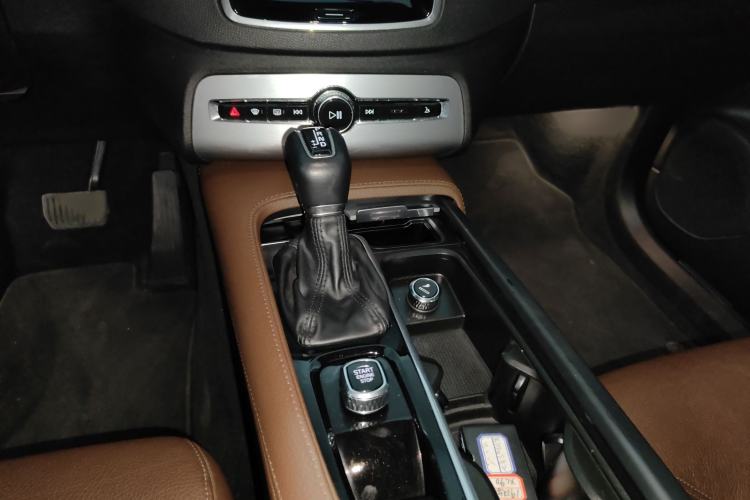 Used Volvo XC90 2019 T5 Zhiyi Edition 5-Seater China VI Standard Gear Lever