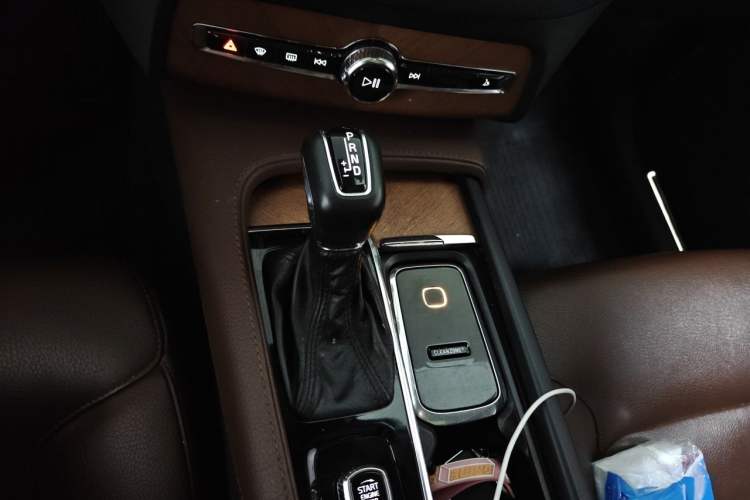 Used Volvo XC90 2019 T6 Zhiyi Edition 7-Seater China VI Standard Gear Lever