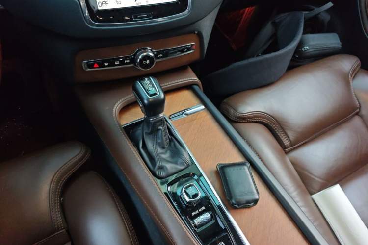 Used Volvo XC90 2019 T6 Zhiya Edition 7-Seater China VI Standard Gear Lever