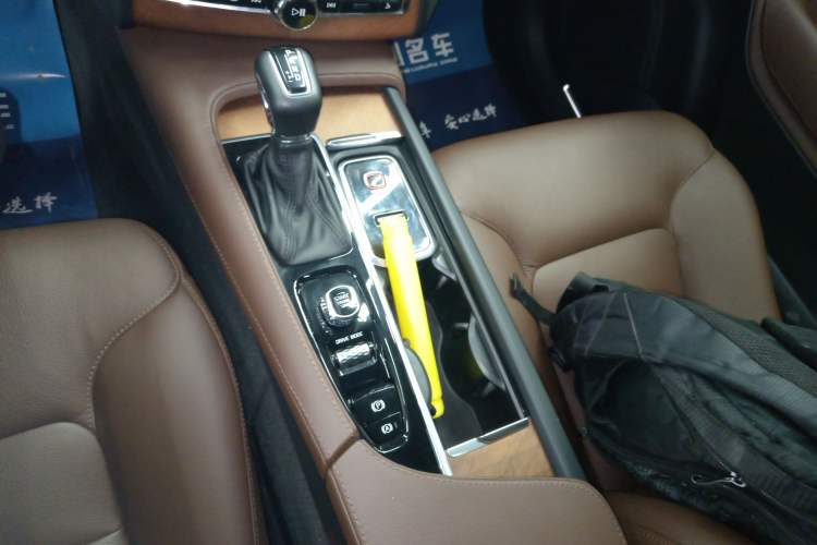 Used Volvo XC90 2019 T6 Zhiyi Edition 7-Seater China V Emission Standard Gear Lever