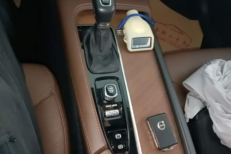 Used Volvo XC90 2019 T6 Zhiyi Edition 7-Seater China V Emission Standard Gear Lever