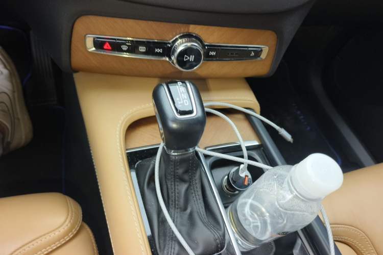 Used Volvo XC90 2019 T6 Zhiya Edition 7-Seater China VI Standard Gear Lever