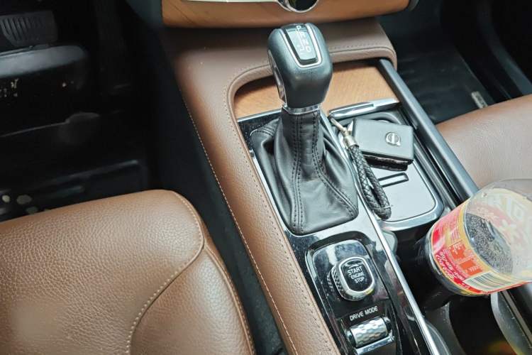 Used Volvo XC90 2019 T6 Zhiyi Edition 7-Seater China V Emission Standard Gear Lever