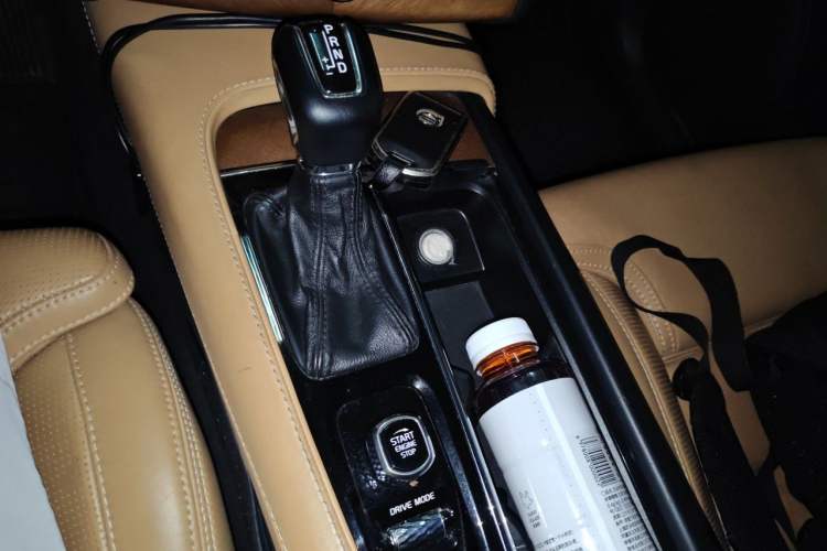 Used Volvo XC90 2019 T6 ZhiZun Edition 7-Seater China V Standard Gear Lever