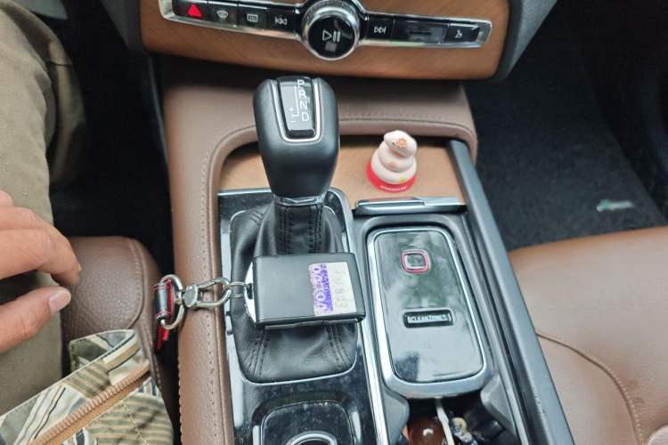 Used Volvo XC90 2019 T6 Zhiyi Edition 7-Seater China V Emission Standard Gear Lever