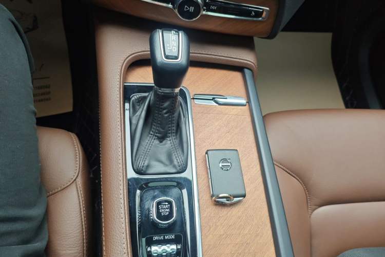 Used Volvo XC90 2019 T6 Zhiyi Edition 7-Seater China V Emission Standard Gear Lever
