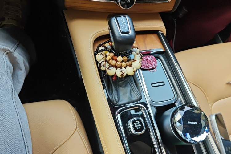 Used Volvo XC90 2019 T5 Zhiyi Edition 7-Seater China V Emission Standard Gear Lever