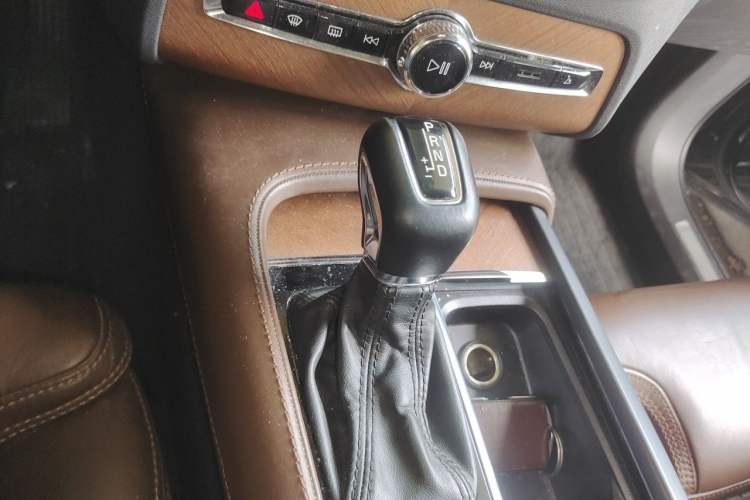 Used Volvo XC90 2019 T6 Luxury Edition 7-seater China V Standard Gear Lever