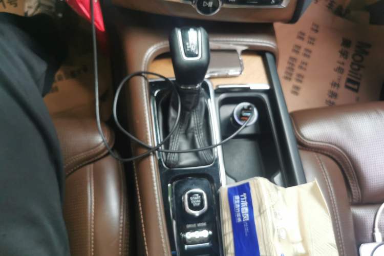 Used Volvo XC90 2019 T6 ZhiZun Edition 7-Seater China V Standard Gear Lever