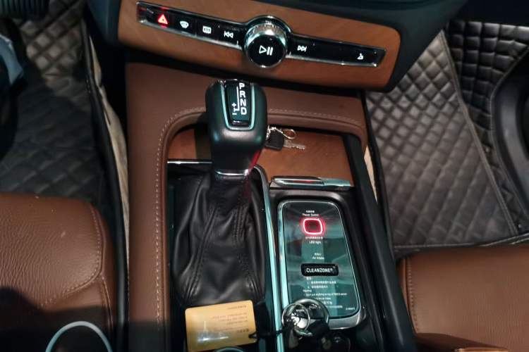 Used Volvo XC90 2019 T6 Zhiyi Edition 7-Seater China V Emission Standard Gear Lever